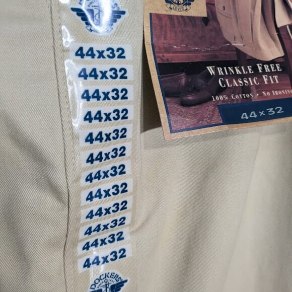 New Dockers Tan 44-32 - Picture 3 of 3